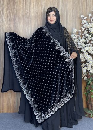 প্রিমিয়াম স্টোন ওয়ার্ক ভেলভেট শাল – Zhinuk Black | ইন্ডিয়ান সুপার কোয়ালিটি ভেলভেট শাল