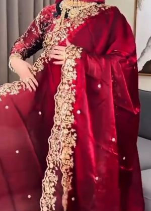 Alternative view of মাধুরী শাড়ি উইথ রেডি ব্লাউজ – ফুল এম্ব্রয়ডারি ওয়ার্ক